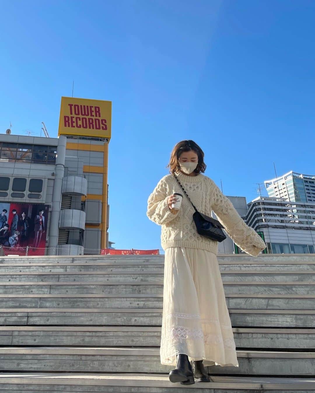 Sayakaさんのインスタグラム写真 - (SayakaInstagram)「* 12月と思えないくらいポカポカでとっても良いお天気だった日🌞✨ 冬のホワイトコーデも好き🤍  📷Photo by @uk_jp  . .  #fashion #ootd #coordinate #simple #todayful #knit #zara #sayakascoordinate #シンプルコーデ #ホワイトコーデ  #トゥデイフル #ニット #ザラ #ブーツ」12月17日 21時30分 - sayaka_0523
