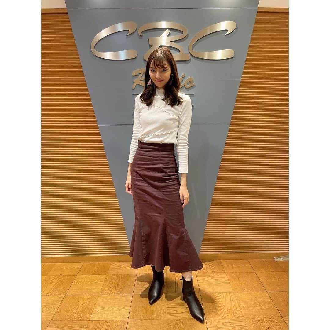 のインスタグラム：「🤎🤎🤎 観戦コーデ➡️スワイプして下さい   ✔️tops @clear.official @clear__nagoya  ✔skirt @grl_official  ✔️shoes  @fitfit_official_     #コーディネート #大人コーデ #大人ファッション #アラサーコーデ #今日の服 #中日ドラゴンズ #衣装 #私服 #今日の服装 #野球観戦 #観戦コーデ #grl #マーメイドスカート #グレイル #グレイルコーデ #骨格ナチュラル #今日のコーデ #オトナ女子コーデ #大人カジュアル #clearコーデ #プチプラコーデ #プチプラファッション #プチプラ高見えコーデ #fitfit #フィットフィット #ドラゴンズファンと繋がりたい #プロ野球好きな人と繋がりたい #骨格診断ナチュラル #リブトップス #ブーツコーデ」