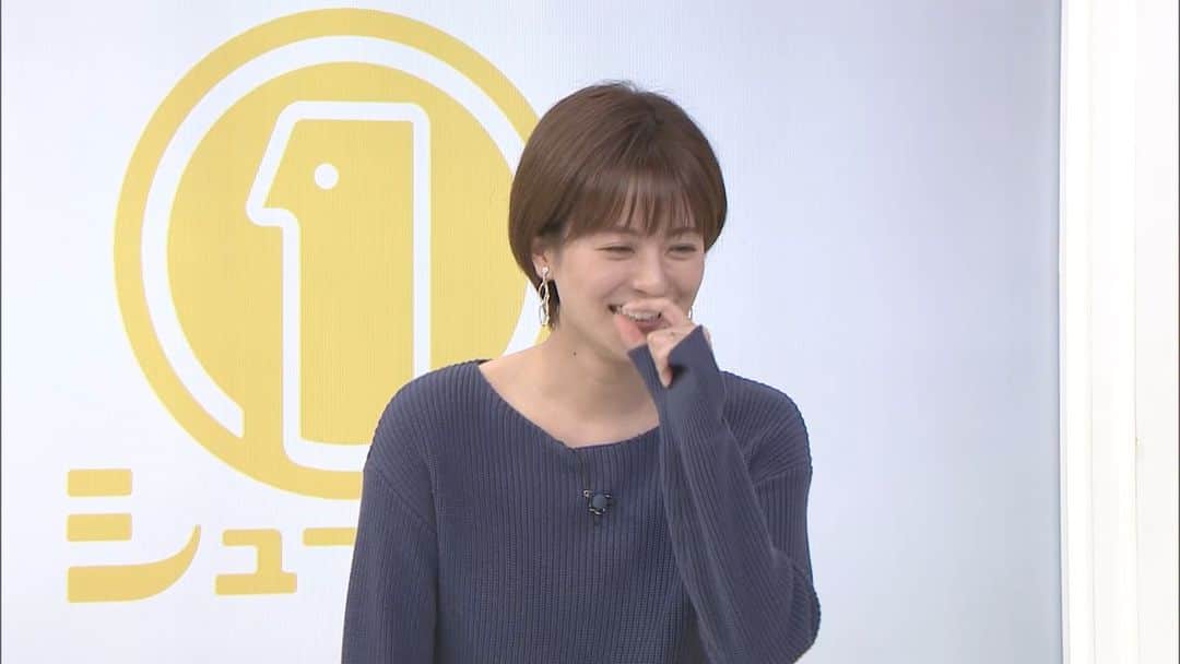 のインスタグラム：「. 毎年12月に発表される「好きなアナウンサーランキング」🎖 女性アナウンサーでは徳島アナが第3位にランクイン👏🏻👏🏻👏🏻 うれしいことですね〜☺️ シューイチも少しは貢献できているでしょうか❓  一方、気になる男性アナウンサーのランキング🤵‍♂️ ディレクターが安村アナウンサーにかけた言葉とは😅❓  #中山秀征 #徳島えりか#安村直樹#中島芽生#河出奈都美 #シューイチ」
