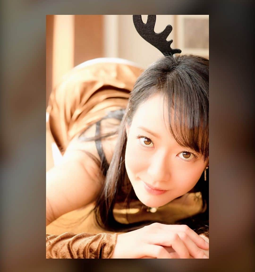 吉山りささんのインスタグラム写真 - (吉山りさInstagram)「🦌 https://fantia.jp/posts/1035491  トナカイコス🎅🏻🛷🦌🎄✨  アップしました💗  🎬📸👙💕✨  📍上のハイライト  『ファンクラブ』見てね💗     #クリスマス  #トナカイコス  #トナカイカチューシャ  #トナカイ  #🦌 #reindeer #コスプレ #japanesegirl  #Japanese #足 #脚 #legs #お尻 #ミニスカ #camera #photography   #吉山りさ  ファンクラブ →#りさっ子クラブ   #モデル #温泉モデル #お風呂モデル #温泉撮影 #写真 #photo #model #バスタオルモデル #撮影   🦌🦌🦌 ツノが撮影中ぶつかるぶつかる😂😂😂」12月17日 22時09分 - oreorerisa