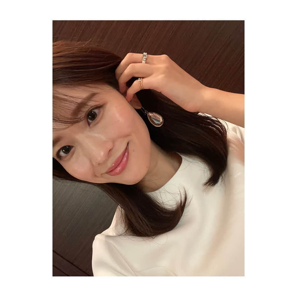 郡司恭子さんのインスタグラム写真 - (郡司恭子Instagram)「* 今週は司会のお仕事があり、 久々のかっちりスタイル🎤✨  みなさん、1週間おつかれさまでした😌☘️  #金曜日 #司会 #映画 #白ワンピ  #日本テレビアナウンサー #郡司恭子」12月17日 22時52分 - kyoko_gunji