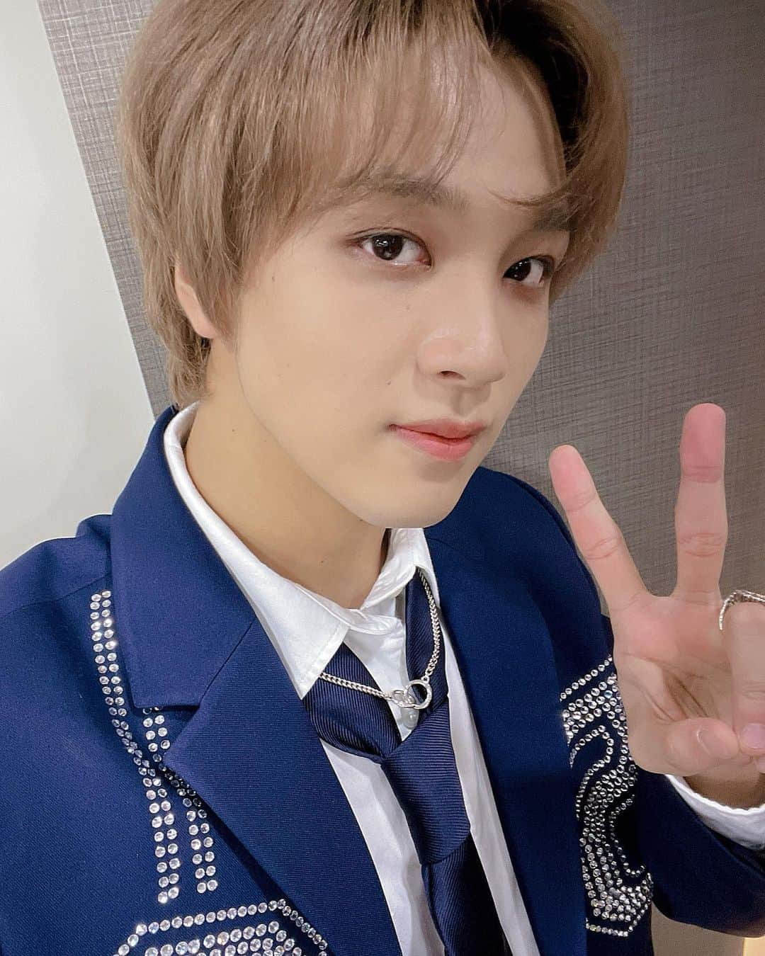 NCTさんのインスタグラム写真 - (NCTInstagram)「시즈니이이이이이 오늘 가요대축제 잘봤어요??? 유니버스 무대 굉장히 멋있게 한거같아서 기분이 좋아요!!! 앞으로도 남은 연말 무대 많이 기대해주세요!! Fullsun  Czennieeeee How were we on The KBS Song Festival today??? I’m really happy with how the ‘Universe’ stage turned out tonight!!! Please look forward to the performances we have in store for the rest of the year!! Fullsun  #HAECHAN #NCTU #Universe  #NCT #NCT_Universe」12月17日 23時36分 - nct