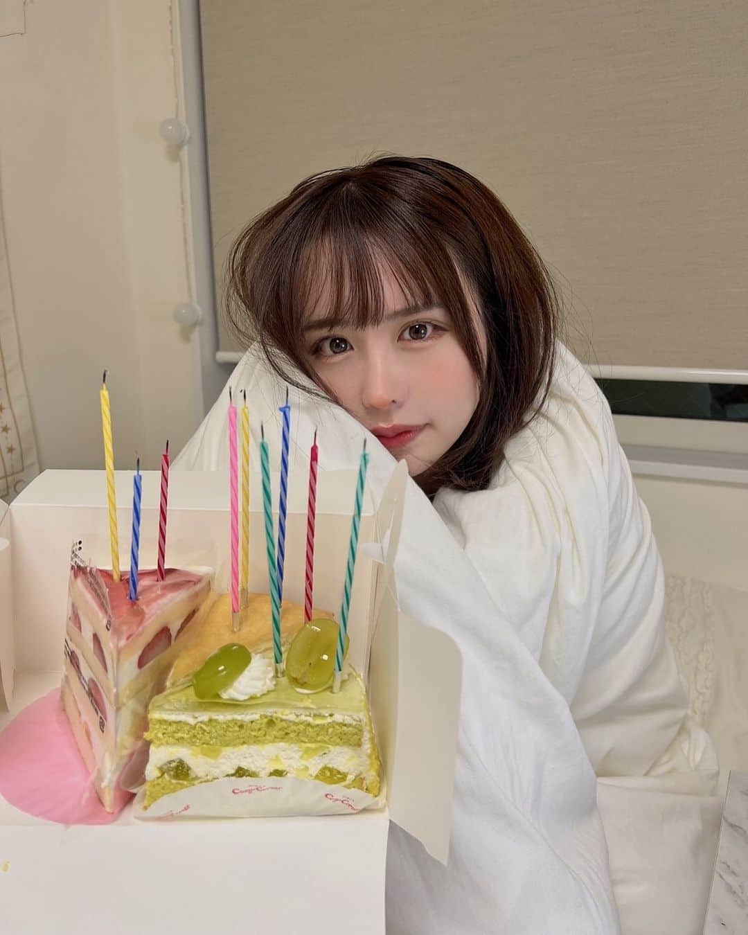 日向すずさんのインスタグラム写真 - (日向すずInstagram)「ケーキ、もっとたべたい😡❣️」12月17日 23時48分 - osuzudashi_