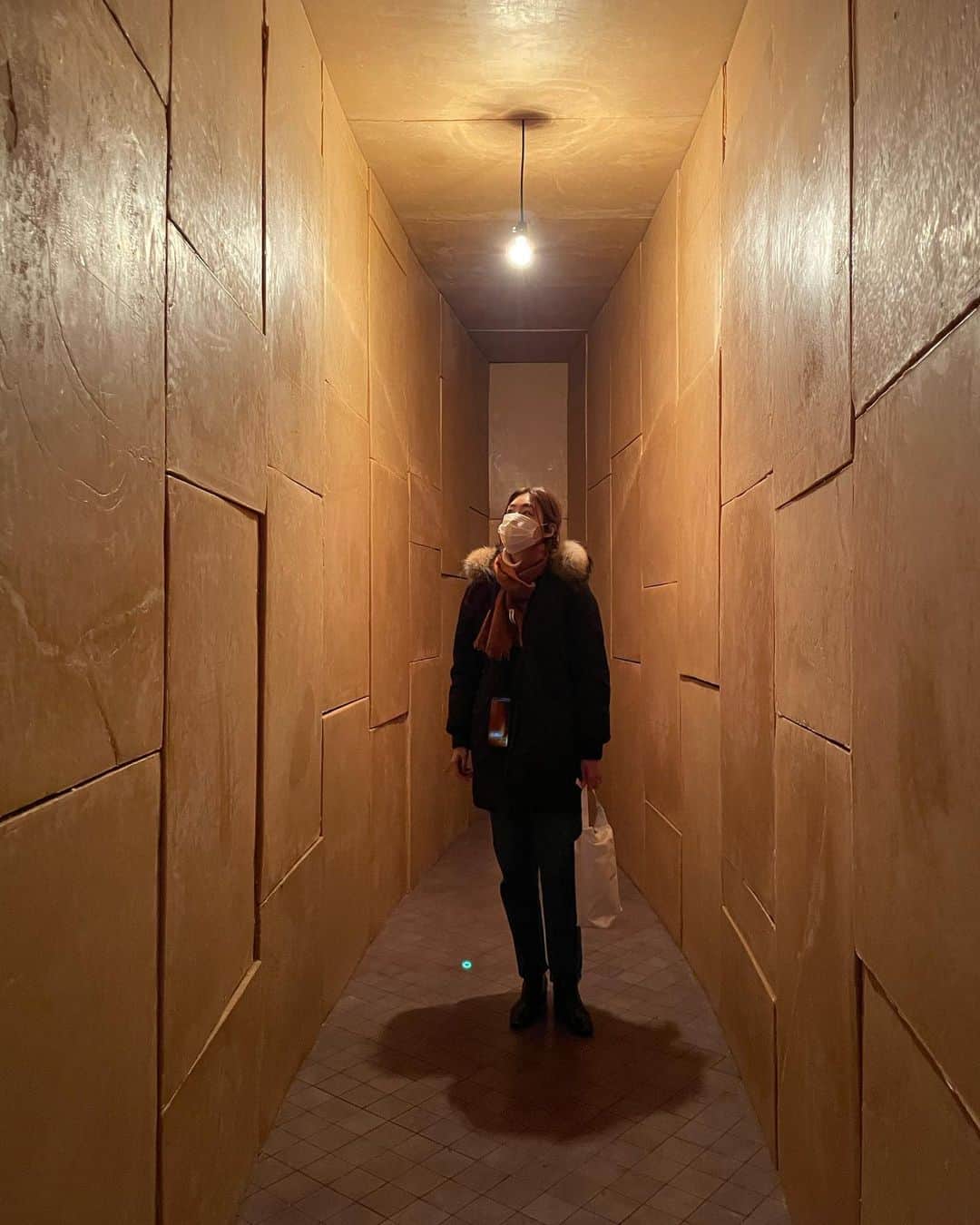 イ・ヨニさんのインスタグラム写真 - (イ・ヨニInstagram)「너무 좋았던 #리움미술관 전시. 2시간을 짐짓 보고도 짧았던..  나중엔 오전부터 보고 점심먹고 오후에 또 보고.. 그래야겠다.. 설명도 너무 좋고 즐거운 하루 보냈더랬다..😊😊☺️☺️」12月17日 23時51分 - yeonhee.luv