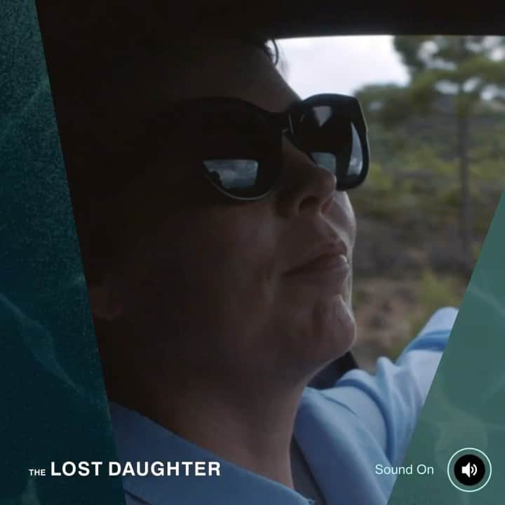 マギー・ジレンホールのインスタグラム：「@thelostdaughterfilm opens today!」