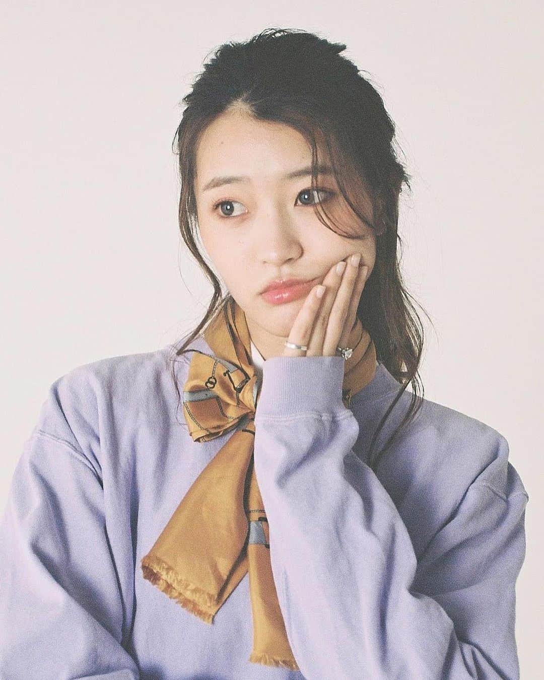 吉永アユリのインスタグラム：「パシャ  photo : @rinakokitahatake hair&make : @minamininaranona  styling : @rinakokitahatake studio : クイックスタジオ世田谷」