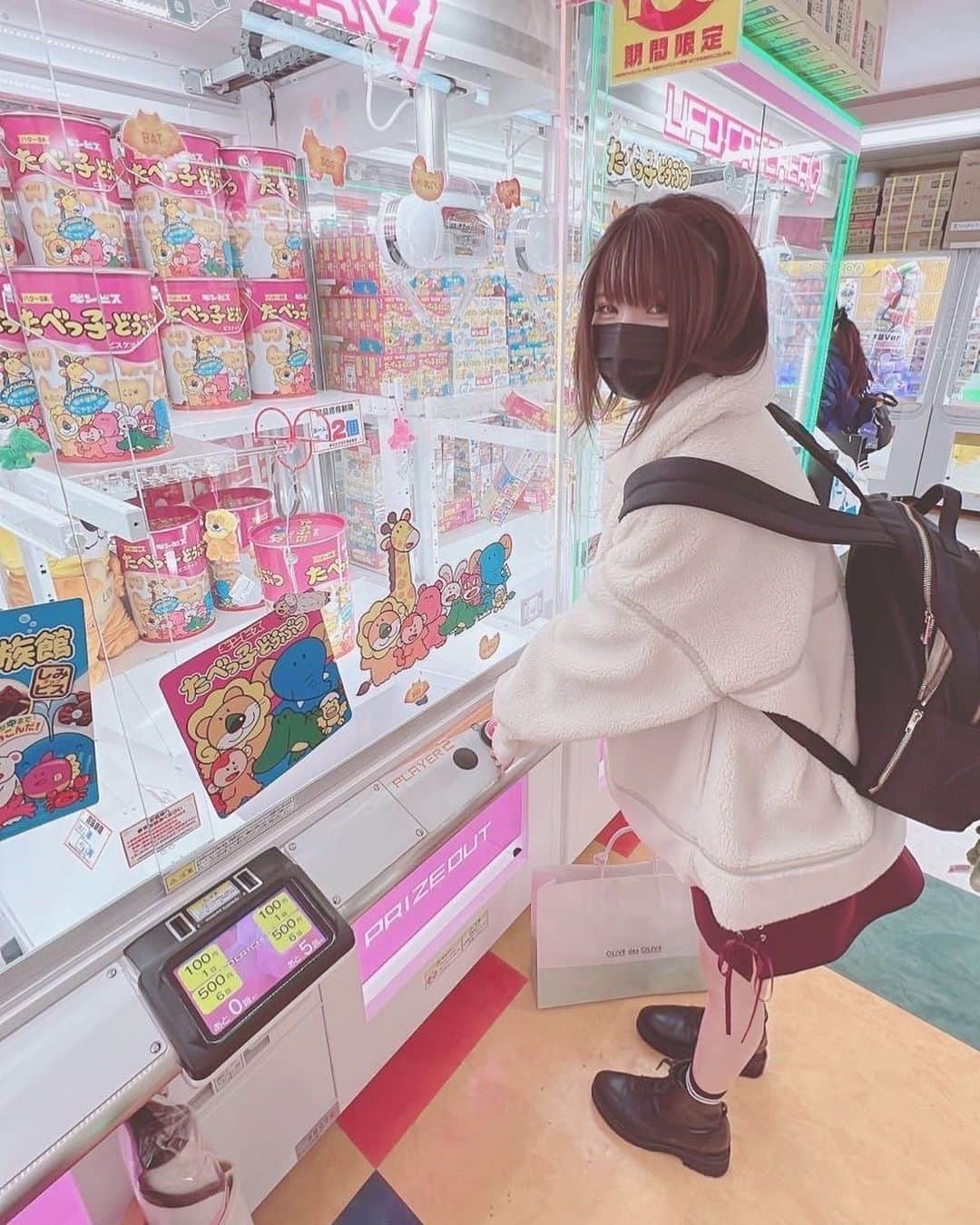 えなこさんのインスタグラム写真 - (えなこInstagram)「もえちゃんとクレーンゲームやったよ🥰 二人とも景品ゲットできて楽しかった🙌」12月18日 9時01分 - enakorin