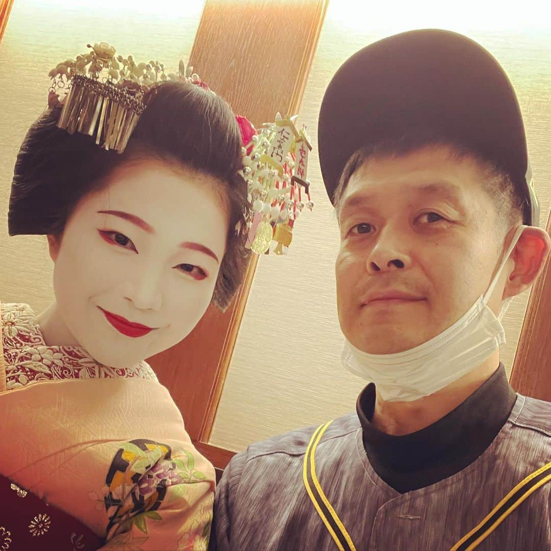 山田スタジアムさんのインスタグラム写真 - (山田スタジアムInstagram)「舞妓Haaan!!!  #舞妓はん #祇園 #京都 #嫁 #どすえー」12月18日 10時12分 - yamadastadium