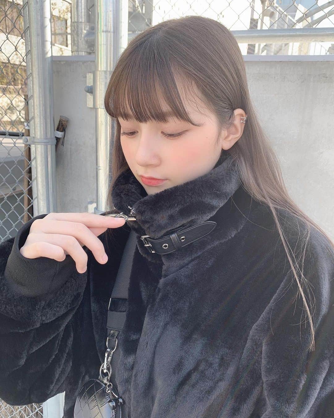 のインスタグラム：「ㅤㅤㅤㅤㅤㅤㅤ︎︎ 寒いの苦手 〜 🐈‍⬛」
