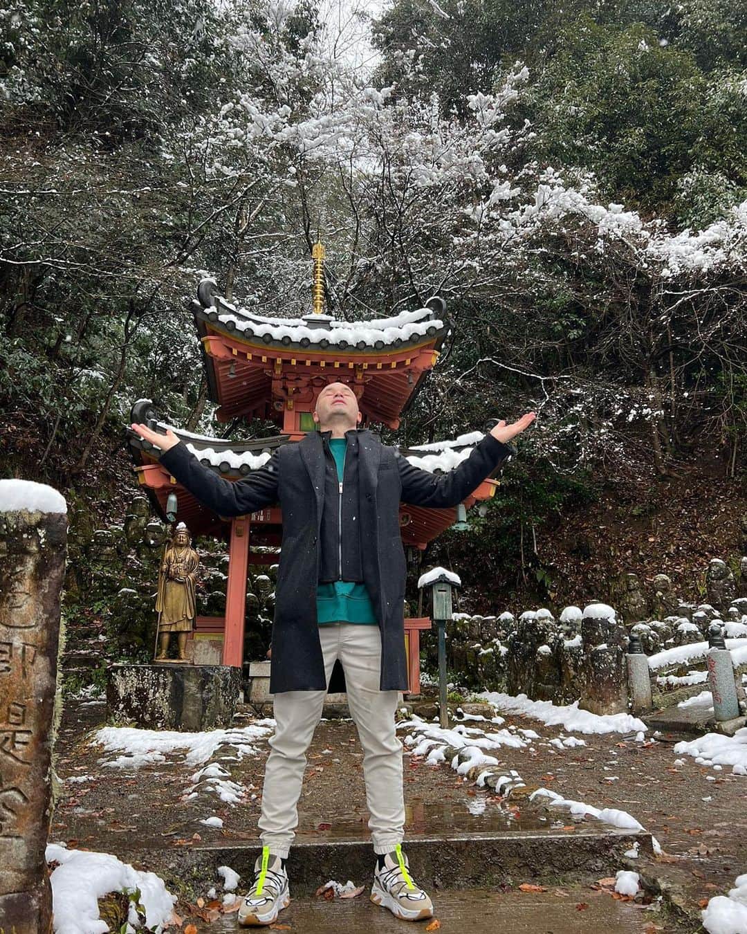 アンドレス・イニエスタさんのインスタグラム写真 - (アンドレス・イニエスタInstagram)「Disfrutando de momentos especiales en la mejor compañía ❤️⛄️ #Kyoto  大切な人と特別な瞬間を楽しむ ❤️⛄️ #Kyoto」12月18日 20時55分 - andresiniesta8