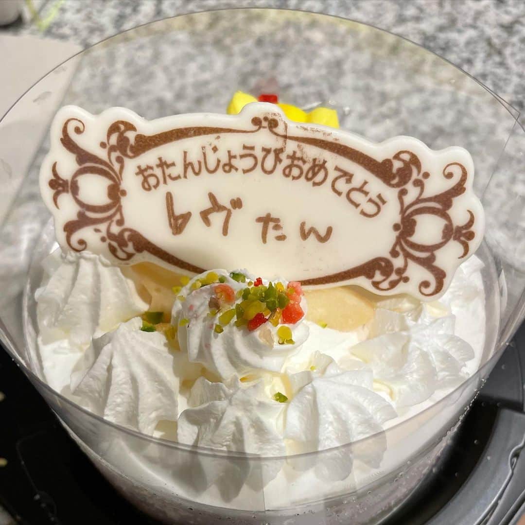 萬鬼百華さんのインスタグラム写真 - (萬鬼百華Instagram)「れゔたんお誕生日おめでとう❤️‍🔥❤️‍🔥꒒ ০ ⌵ ୧ ♡ ケーキは食べてくれませんでした！」12月18日 21時12分 - nkr__chan