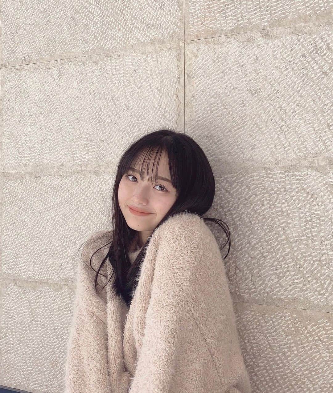 加藤栞のインスタグラム：「， 来年の3/24.25に行われるSeventeenの舞台「bling bling」に出演します。 皆さんにお会い出来ると思うと今からとても楽しみです！  初舞台、頑張ります😌 詳細はSTwebをチェックしてネ  #加藤栞 #Seventeen #model #05line」