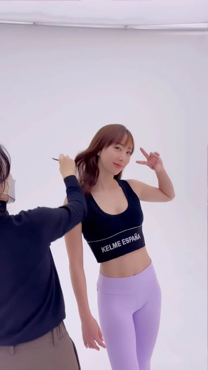 秋倉諒子のインスタグラム：「この前の撮影のおふざけ😂 また出来たら載せます〜✨ TikTokにふざけまくってる動画もあげちゃう🙈 @kelmejp」