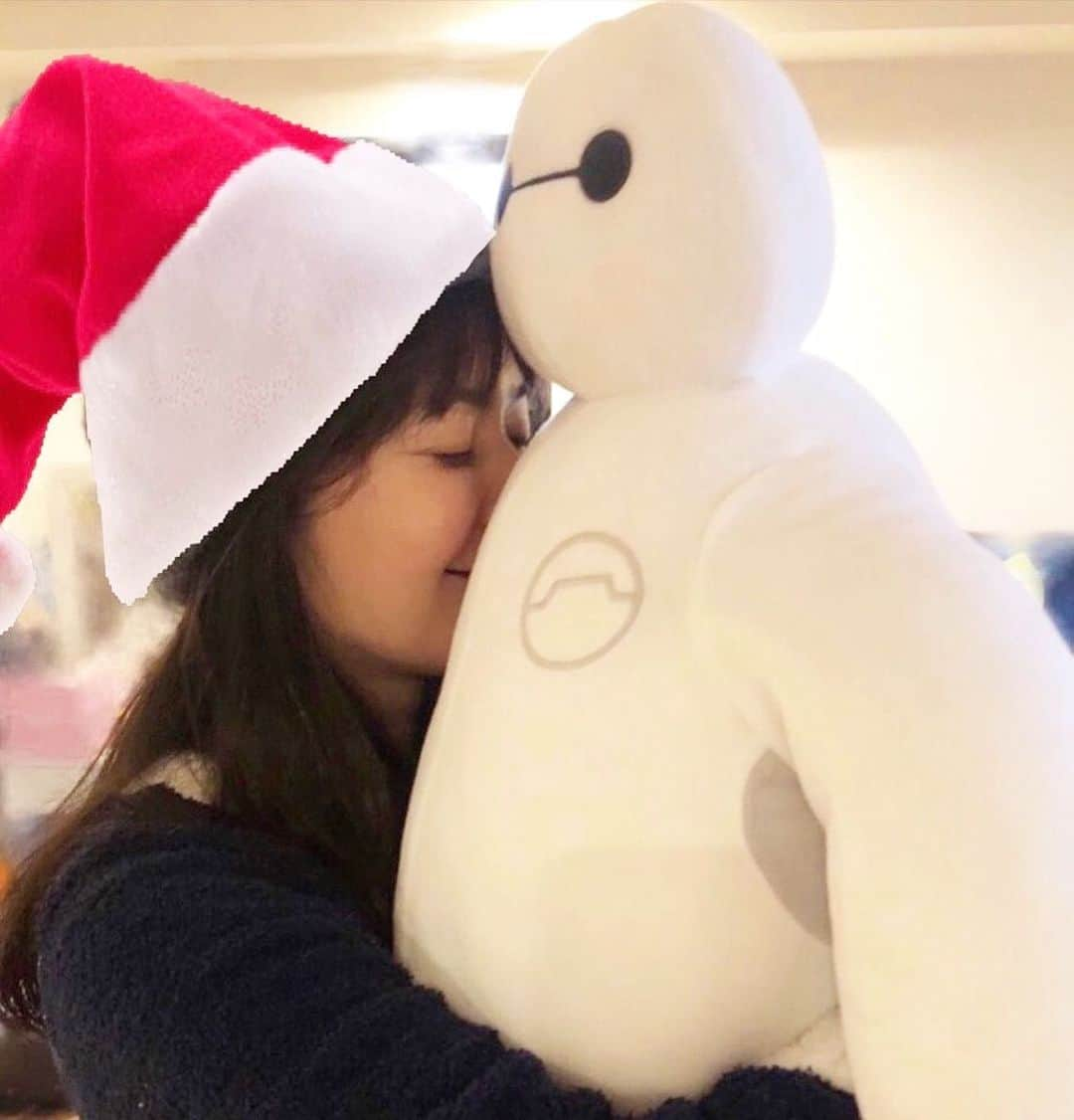 真木よう子さんのインスタグラム写真 - (真木よう子Instagram)「感謝御礼Xmas🎄🎁 真木よう子から名前入り直筆サインプレゼント‼️  先日、インスタライブでお話ししたプレゼント企画がついに実現！ 真木サンタから皆様へ、Xmasプレゼントをご用意させていただきました😊❤️  【応募方法】 ①真木よう子Instagram公式アカウント(@yokomaki_official)をフォロー ②Instagramのストーリー、またはプロフィール欄のURLにアクセスし、応募フォームにて必要事項を記入 上記①、②いずれも実施すれば応募完了です。  【応募期間】 2021年12月18日(土)22:00から12月19日(日)22:00まで  ※ご応募の際は、リンク先の注意事項を必ずご確認の上、ご応募お願い致します。  このあと22時からです‼️ 皆様からの沢山のご応募、お待ちしております^ ^」12月18日 21時27分 - yokomaki_official