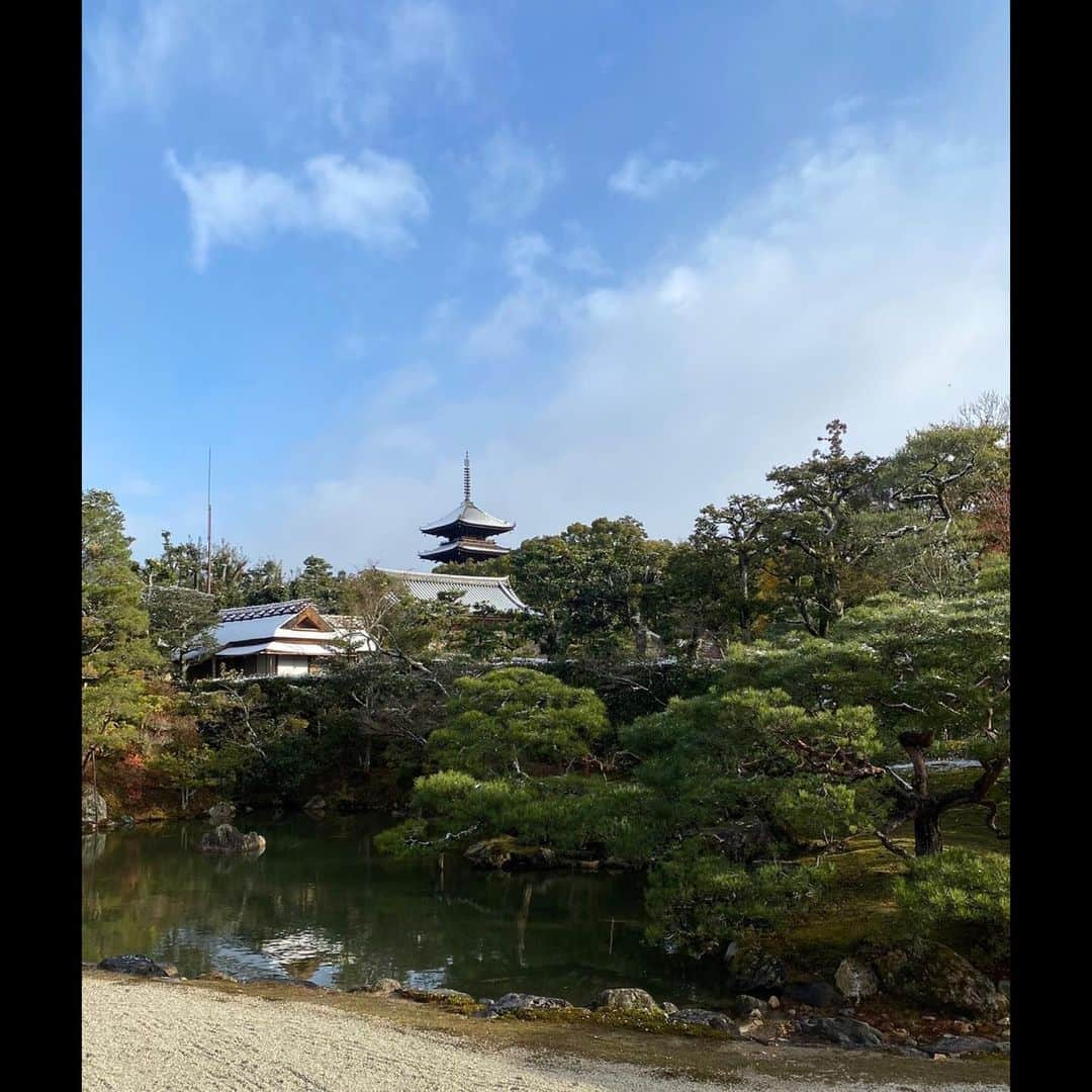 木村拓哉さんのインスタグラム写真 - (木村拓哉Instagram)「⁡ ⁡ ⁡ 「雪化粧した、今日の撮影現場です。 各地でかなりの雪が降って、色々な影響が出てるとは思いますが、大事に至らない様に…。 車の運転、通勤、通学時など本当に気を付けてくださいね！」 ⁡ STAYSAFE‼︎ ⁡ 拓哉 #木村拓哉#TakuyaKimura」12月18日 12時52分 - takuya.kimura_tak