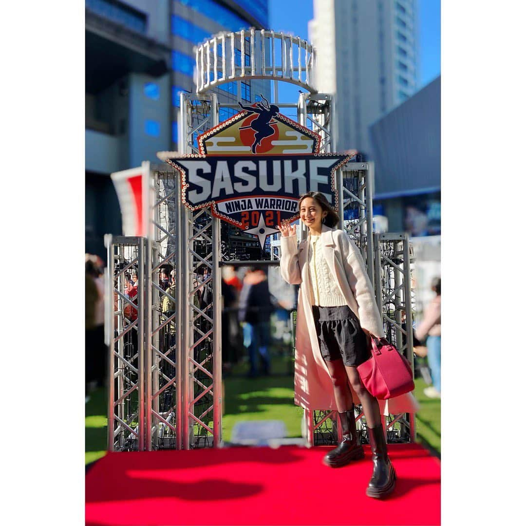 近藤夏子さんのインスタグラム写真 - (近藤夏子Instagram)「.   #SASUKE2021 放送まであと10日📣  今日から12月28日まで #赤坂サカス にSASUKEセットが設置されています🪄  18.19.25.26日はレジェンド選手たちが12時から登場しデモンストレーション&体験会を行います🥳🌟 　 初日の今日、さっそく遊びに行ってきました〜😆❤️ 　 サカスに置かれた反り立つ壁！ いつもより大きく感じました😳笑 　 たくさんの方がいらしてくださっていて嬉しかったなぁ。 　 28日の放送が楽しみ！ 今年もリポーターをつとめさせて頂きました！！嬉しい！SASUKE最高！！  放送後にはオンラインイベントもありますのでHPご覧ください🤍🤍🤍 　 また遊びにきちゃおっ〜と😆❤️ 　 　 #SASUKE #12/28 #5時間放送 #見てね   #TBSアナウンサー #近藤夏子」12月18日 13時09分 - kondokako0804