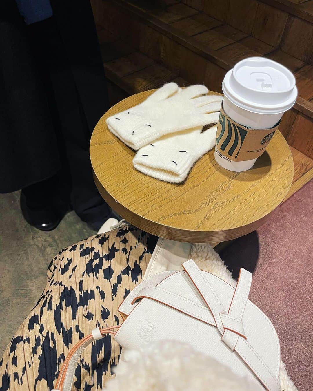 小澤美里さんのインスタグラム写真 - (小澤美里Instagram)「最近は十穀米とかなるべく意識して 少し身体を労わろうと。🍚  カフェからのカフェカフェな一日☕️」12月18日 15時04分 - misatooozamisa
