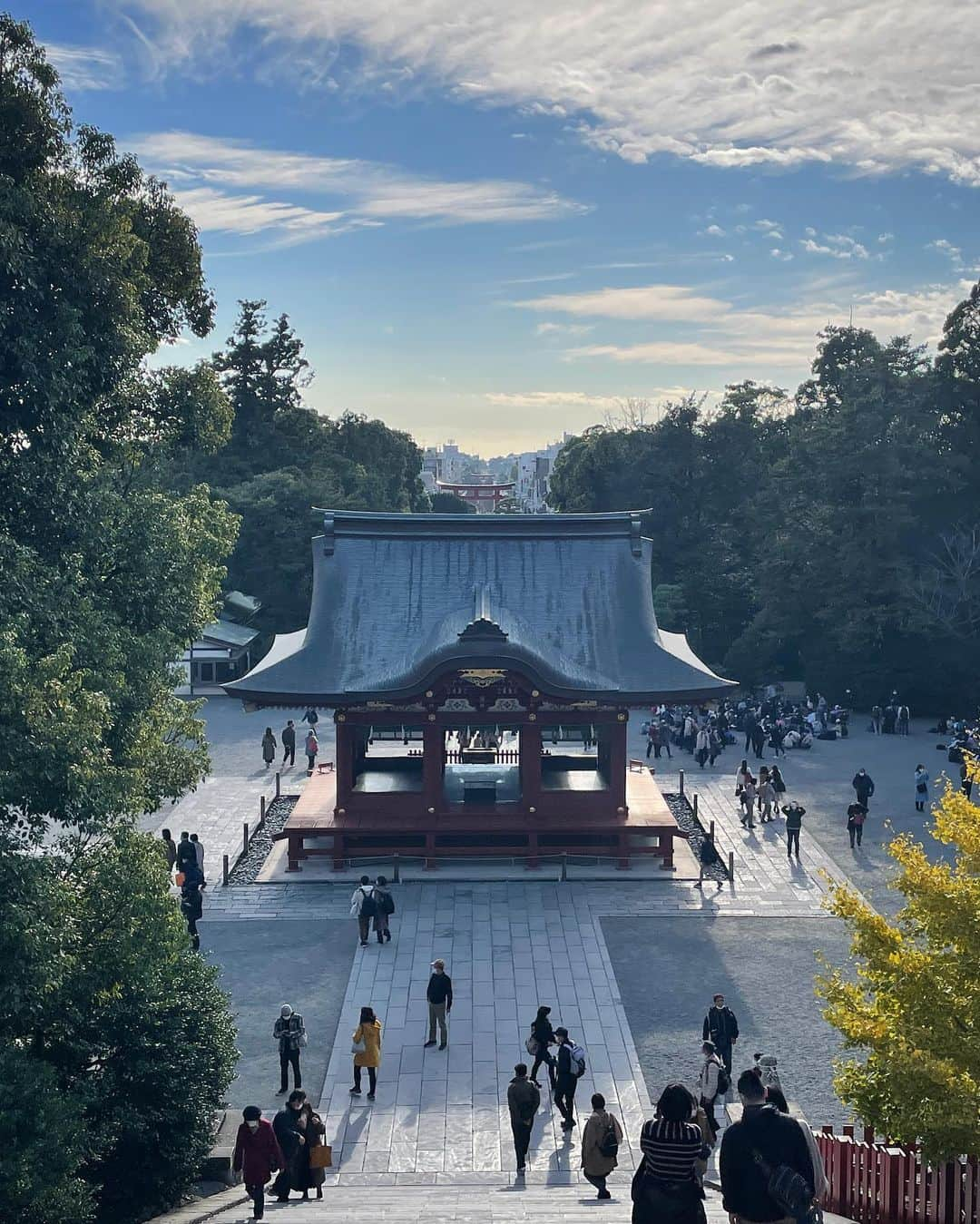 エリーローズさんのインスタグラム写真 - (エリーローズInstagram)「Appreciating the last Autumn foliage in Kamakura🍁🍂 水のように澄み切った秋空の下、ゆっくり鎌倉巡り。紅く色づいた楓が明月院の庭園を彩っていて素晴らしかった。紅葉は初秋も良いが、何と言っても晩秋にかぎる。また来年も来たいな☺️」12月18日 15時18分 - ellirose