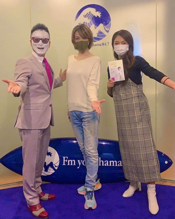 小林アナさんのインスタグラム写真 - (小林アナInstagram)「本日17時から❣️ FMヨコハマ「TANSAN HOUR 今夜もシュワシュワ」の公開収録‼️ 会場は クイーンズスクエア横浜 1F クイーンズサークルです😘 ゲストは炭酸タカラジェンヌの初嶺麿代さんです🥰✨ 炭酸王子とステイゴールドしてお待ちしてます👍  #今夜もシュワシュワ」12月18日 15時38分 - genkobiribiri