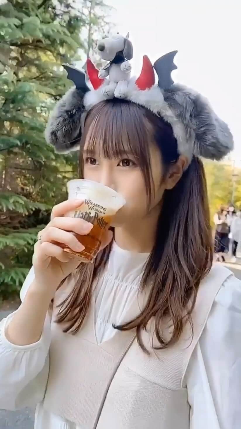 のインスタグラム：「《Reel♪♪ 💕可愛いひげ🧔💕》⁠⠀ *⠀⠀⠀⠀⠀⠀⁠⠀⁠⠀⁠⠀⁠ 今回ご紹介させて頂きますのは❤︎⁠⠀⁠⠀⁠⠀⁠⠀ まゆさん<@_960414_>の素敵な動画🔆🎥 *⁠⠀⁠⠀⁠⠀ アトラクションデート💕 ひげショット可愛すぎます😉‼️ *⠀⁠⠀⁠ まゆさん<@_960414_> 素敵な投稿ありがとうござまいました☺️🎥✨⠀⠀ まゆさんのアカウントには他にも素晴らしいリール動画が沢山ありますので是非覗いてみてくださいね💁‍♀️💙⁠⠀⁠⠀⁠⠀⁠⠀ *⠀⁠ △▼△▼△▼△▼△▼△▼△▼△▼△▼ ⁠⠀⁠⠀⁠⠀ ❤🧡💛「美女美容事情」💚💙💜⠀⠀⠀⠀⠀⠀⠀⠀⠀⠀⠀⠀⠀⠀⁠⠀⁠⠀⁠⠀⁠⠀⁠⠀ 👇掲載ご希望の方は👇⠀⠀⠀⠀⠀⠀⠀⠀⠀⠀⠀⠀⠀⠀⠀⁠⠀⁠⠀⁠⠀⁠⠀⁠⠀ @b_b_j.jタグ付けと🖤 # ビジョビ ⁠⠀ 🖤タグ付けお願いします✨⠀⠀⠀⠀⠀⠀⠀⠀⠀⠀⠀⠀⠀⠀⠀⁠⠀⁠⠀⁠⠀⁠⠀⁠⠀ △▼△▼△▼△▼△▼△▼△▼△▼△▼ ⁠⠀⁠⠀⁠⠀⁠⠀⁠⠀ #usj #universalstudiosjapan  #halloween #halloweencostume #ユニバーサルスタジオジャパン #ユニバ #ユニバコーデ #ハロウィン#ハロウィン仮装」
