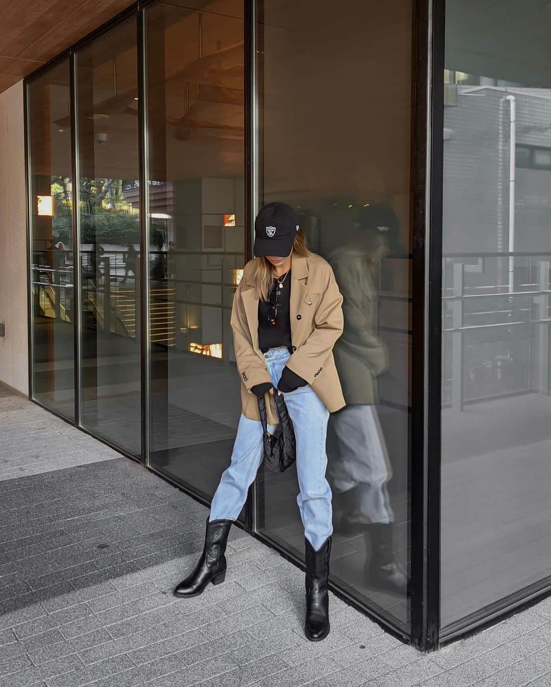 宮川由衣子さんのインスタグラム写真 - (宮川由衣子Instagram)「. お気に入りのコーデネート🥳✌️ #テッシュみたいなデーブイデーみたいなそれ . ジャケットは敢えてブラウンをチョーイス🤎 . #fashion #outfit #ootd #aclent」12月18日 19時38分 - yuiko_miyagawa