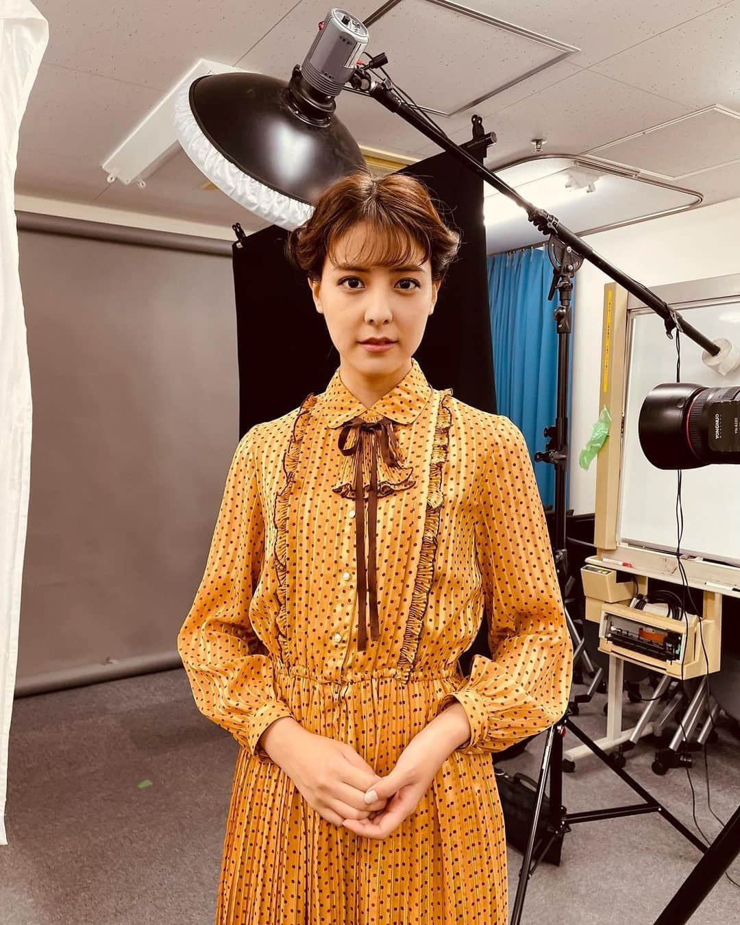 藤井美菜さんのインスタグラム写真 - (藤井美菜Instagram)「. 夏目三葉です🙋🏻‍♀️今夜11時からは「言霊荘」、ついに最終回です🥺 それぞれの関係性が見えてきた9話に引き続き、言霊荘の真相が明かされていく、、はず👻  タイトルコールにかかる2人の声、実は1話から空と三葉の対話だったのですよ。お気づきでしたか..  드라마 “Kotodama-So”, 오늘 밤11시부터 막회가 방송이 됩니다. 9회에서는 과거의 사람들의 관계가 보니기 시작했는데 거기서 있었던 일이 뭔지….밝혀질….거에요. 👻  I’ll appear the Japanese horror drama, “Kotodama-So”, tonight👻  #言霊荘#ホラー#ドラマ#공포#드라마#일드#horror#japanesedrama#drama #👻」12月18日 20時00分 - fujii_mina_0715