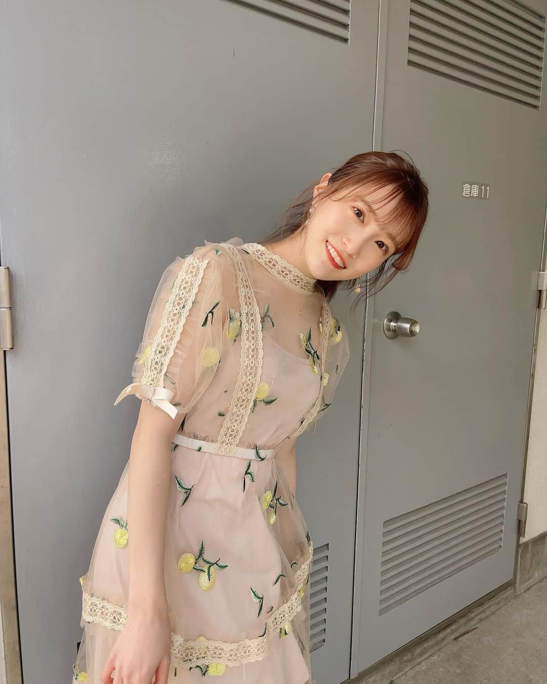 坂本 愛玲菜さんのインスタグラム写真 - (坂本 愛玲菜Instagram)「お話し会ありがとうございました☺️🍑 #あれ夏？ #少し用事がありまして #ドレッシーな服に  #気温4度 #何もなかったらただの季節感バグ  #会場はあたたかかったょ  #写真撮るときだけ気合いでストール取った  #プロ根性  #久しぶりにファンの皆さんに会えて心もあたたまりました #明日もよろしくね」12月18日 22時19分 - erena_hkt48