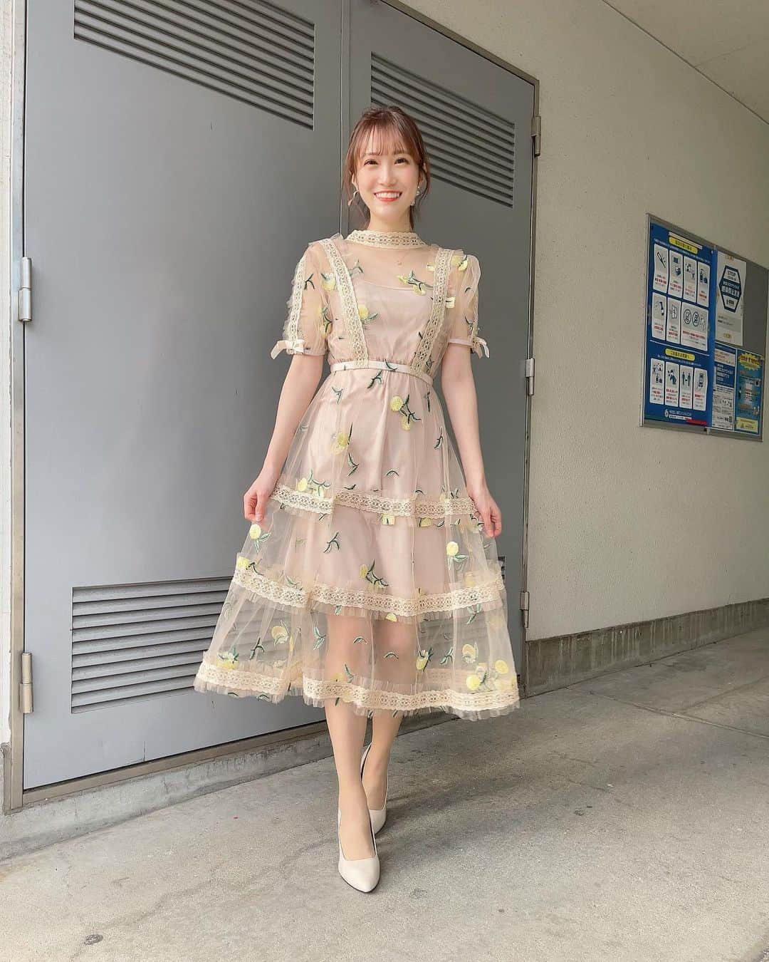 坂本 愛玲菜さんのインスタグラム写真 - (坂本 愛玲菜Instagram)「お話し会ありがとうございました☺️🍑 #あれ夏？ #少し用事がありまして #ドレッシーな服に  #気温4度 #何もなかったらただの季節感バグ  #会場はあたたかかったょ  #写真撮るときだけ気合いでストール取った  #プロ根性  #久しぶりにファンの皆さんに会えて心もあたたまりました #明日もよろしくね」12月18日 22時19分 - erena_hkt48