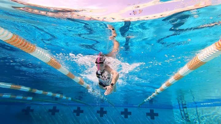 Julieのインスタグラム：「@swim_coach_tammy has me working on more speed workouts lately! It’s been filled with lots of fast pulling sets and soreness 🥵😅 . . . . #arenawaterinstinct #swimmer #summerjulep #swimming #swim #swimlife #swimtechnique #goswimming #swimmersofinstagram #instaswim #swimdrills #instaswimming #mastersswimming #instaswimmer #usaswimming #swimtraining #swimfast #swimpractice #myswimpro」