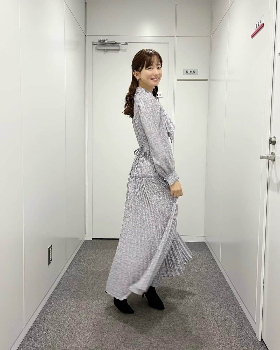 皆藤愛子さんのインスタグラム写真 - (皆藤愛子Instagram)「❤︎ ひらっ😉💜 #bsイレブン競馬中継 #タヒチアンダンス #シゲルキリン」12月19日 0時12分 - aiko_kaito_official