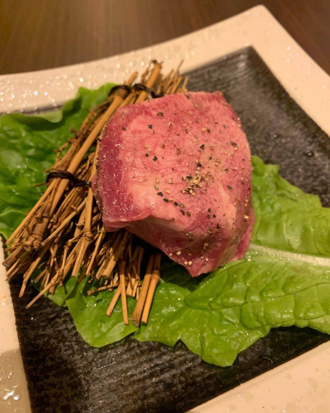 戸田めぐみのインスタグラム：「友人曰く、私のインスタは映えではなく食べ盛りの男の子の食事記録らしい。笑 これからも記録していきます！！  #焼肉 #タン塩  #タン塩レモン」