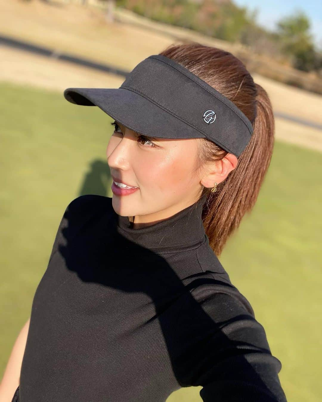 迫田里奈（りなぽよ）のインスタグラム：「先日初のラウンド⛳️ 朝から自然を感じながら 運動できるって幸せでしかなかった💕 なにより楽しかった🥺👍🏾  定期的に @shibuyamori  で お肌のメンテナンスしてるので 最近肌の調子が良いです🌞 . 段々とシミが気になる年齢に 突入してきたなと😵‍💫‼️ 予防してかなきゃだね🥲 . #shibuyamori  #渋谷の森」