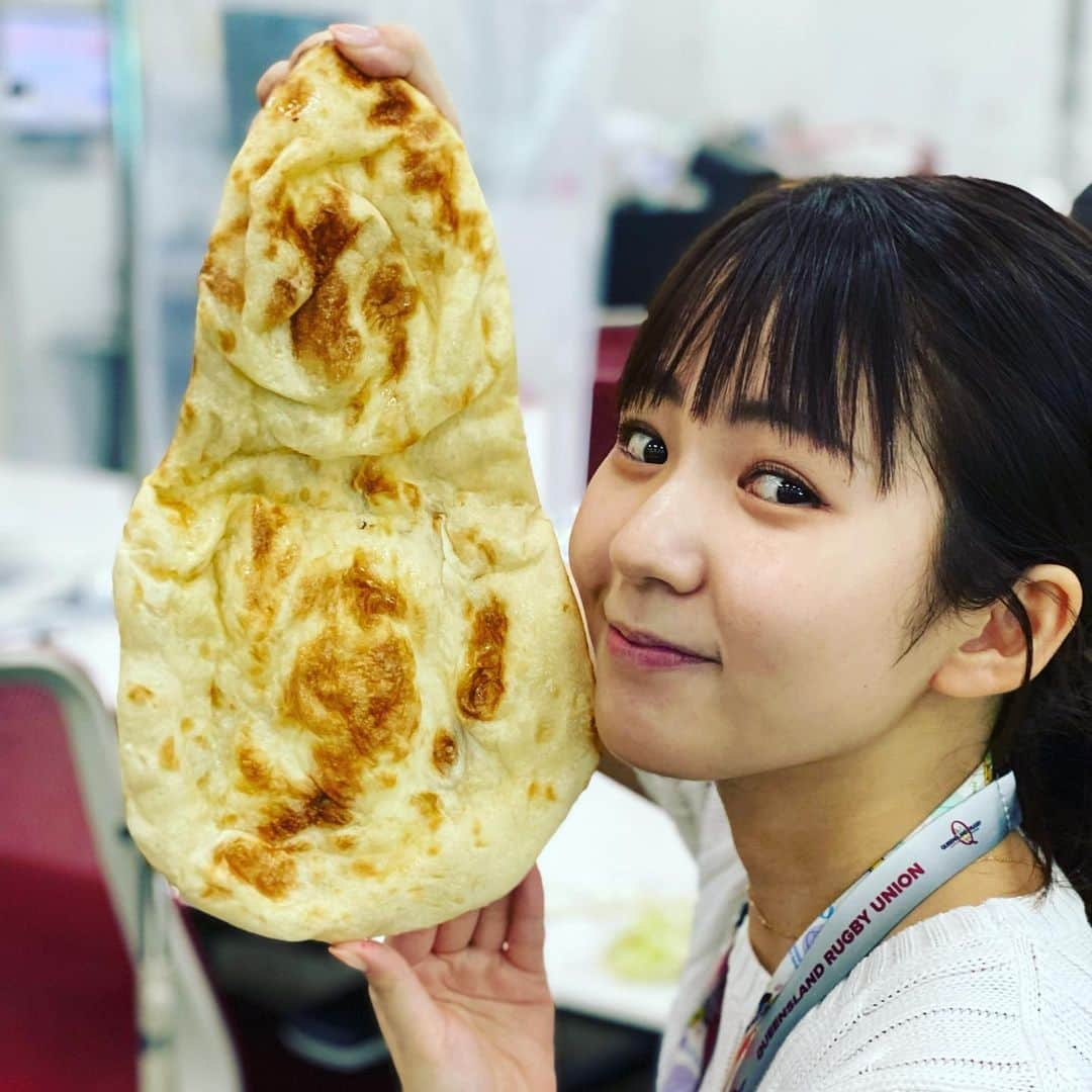 狩野恵里さんのインスタグラム写真 - (狩野恵里Instagram)「. 新人　トミタ。  ２枚目　デビュー日のリハ写真  ３枚目　ナンとみた  ４枚目　まだ大学生。ラグビー女子マネ時代🏉  #冨田有紀 #トレーナー #寅年 #のびしろしかない」12月19日 9時25分 - kano_eri_1029