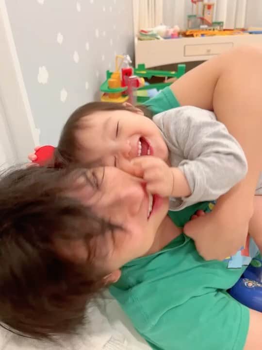 アレクサンダーのインスタグラム：「あー　❤️ 虫歯にならないように 夜のミルク卒業中^_^２日目^_^ 1週間は大変みたいだけど 頑張ろう^_^」