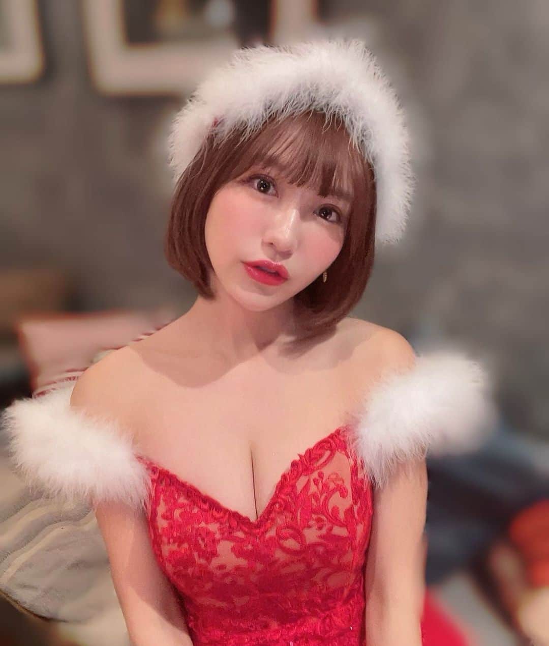 COCOさんのインスタグラム写真 - (COCOInstagram)「#merrychristmas 🤶💟 do you like me？🎁 . costume @dress_sugar   schedule❤︎ 12月22日 1.2部 @burlesque.tokyo  12月26日 WINTICKET ミッドナイト競輪 　　　　　@abema_official 生放送 12月29日 1部  @burlesque.tokyo」12月19日 12時23分 - coco_coco000
