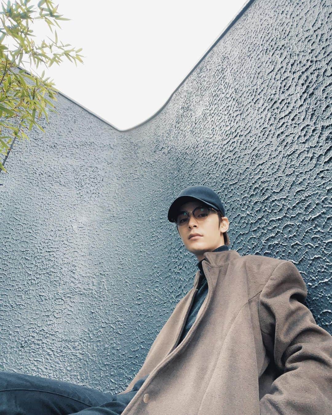 のインスタグラム：「. 皆様日曜日いかがお過ごし？ 塩野はジムに行ったら休みだったよ。  #塩野瑛久」