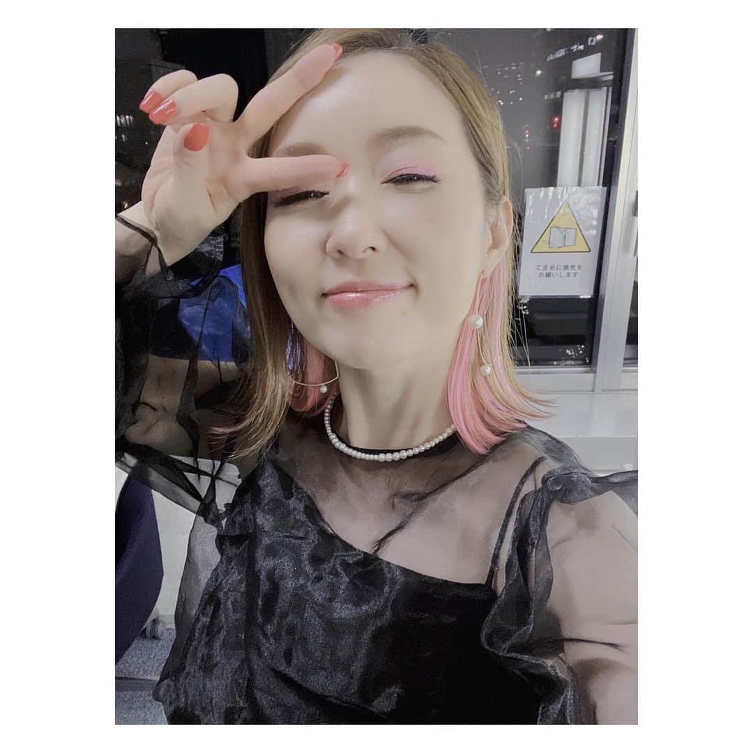 荒牧陽子のインスタグラム：「2021.12.19  出演情報 ┈︎┈︎┈︎┈︎┈︎┈︎┈︎┈︎┈︎┈︎┈︎┈︎ 本日！ ■12月19日(日) 19:00〜 ⁡ BSテレビ東京 『歌ものまね下剋上バトル！みんな知っている！ヒット曲を完全コピー』 ⁡ ベテランVS若手の歌まねの達人が集結！昭和の名曲を中心に、思わず口ずさんでしまう、誰でも知っている名曲をテーマにものまね対決！ ⁡ 私は、初の！ 松浦航大さんと戦っています✨ ⁡ 他、 コロッケさん達とのコラボもあり！ 他の番組では見れない内容になってますよー！ ⁡ 是非ご覧ください！ ┈︎┈︎┈︎┈︎┈︎┈︎┈︎┈︎┈︎┈︎┈︎┈︎ #荒牧陽子 #BSテレ東  告知遅くなってごめんなさい。 早く告知欲しい方は メルマガ登録してもらえたら確実です！ メルマガ登録は『荒牧陽子 メルマガ』と検索！ すぐ出てきますよ☺️」