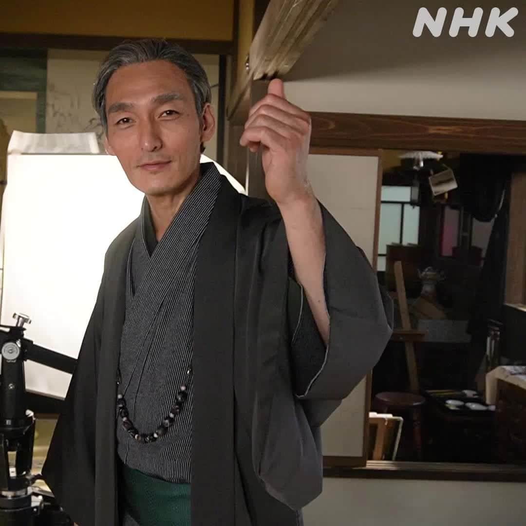 のインスタグラム：「本日放送シーン撮影直後の、草彅剛さんの「快なり！」を先にお届けしちゃいます。  本日の慶喜のシーンはもう……必見です！  このあと夜8時から、『青天を衝け』第40回。15分拡大版です。  皆さま、お見逃しなきようお願いします！！  #青天を衝け #吉沢亮 #草彅剛 #青天メイキング」