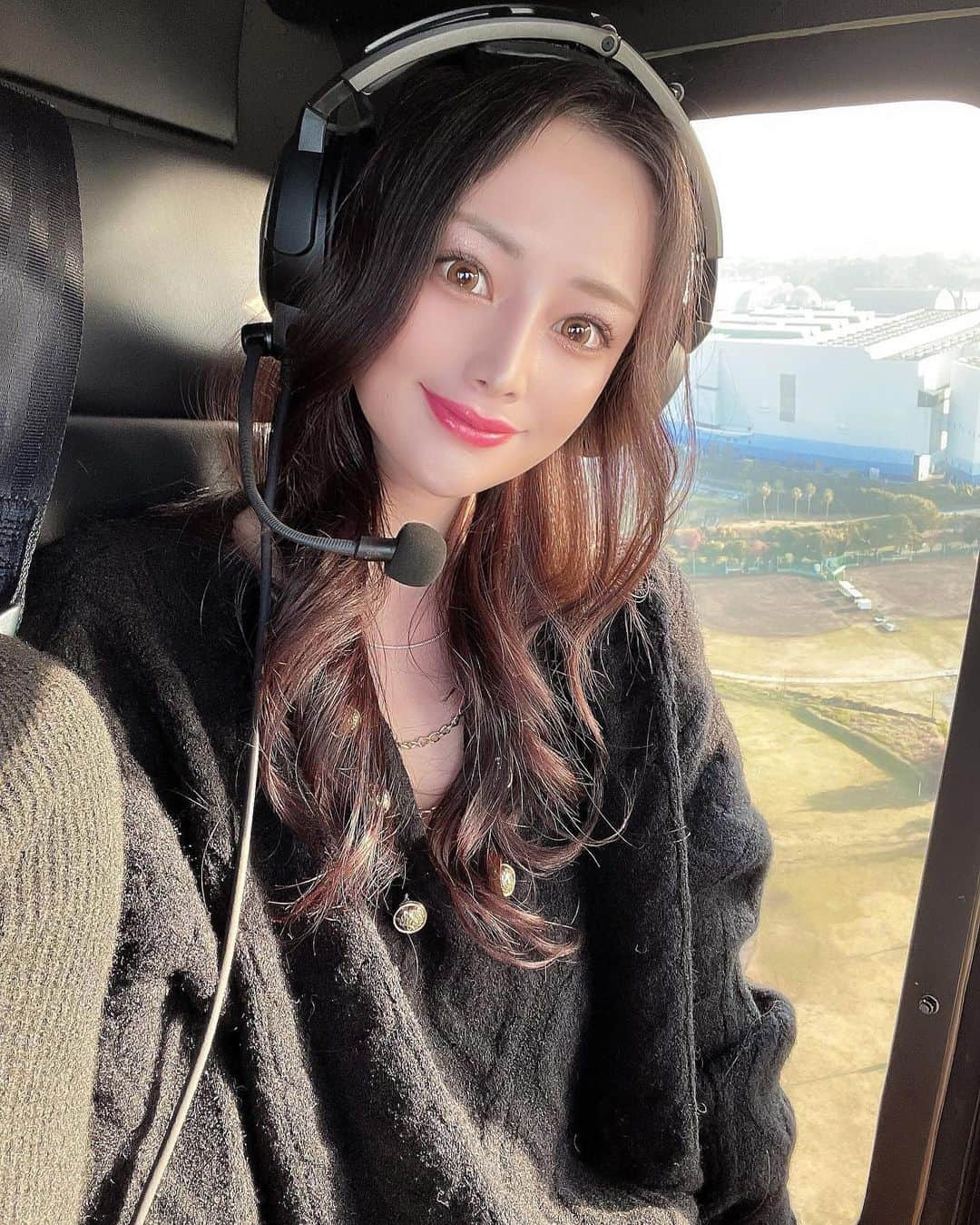 本多胡桃さんのインスタグラム写真 - (本多胡桃Instagram)「空中散歩🚁❤️  東京へリポートから伊勢まで往復🚁✨🖤  #tops @valmuer_official   #ヘリコプター#東京ヘリコプター#伊勢神宮#伊勢#ことたび#ことこーで」12月19日 19時07分 - kotohonda