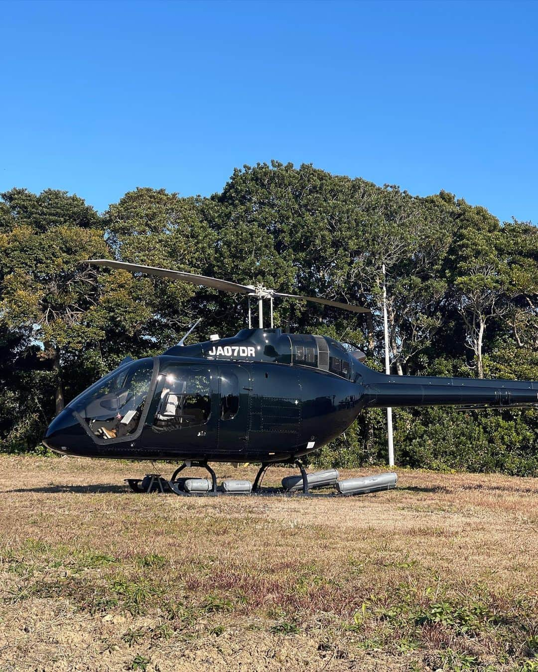 本多胡桃さんのインスタグラム写真 - (本多胡桃Instagram)「空中散歩🚁❤️  東京へリポートから伊勢まで往復🚁✨🖤  #tops @valmuer_official   #ヘリコプター#東京ヘリコプター#伊勢神宮#伊勢#ことたび#ことこーで」12月19日 19時07分 - kotohonda