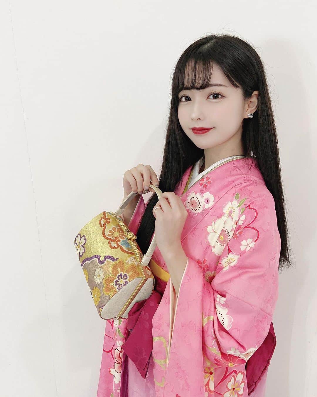 sarimaru(国木田さりまる)のインスタグラム：「人生初袴でした🎀  ずっと着てみたかったから嬉しいです♡」