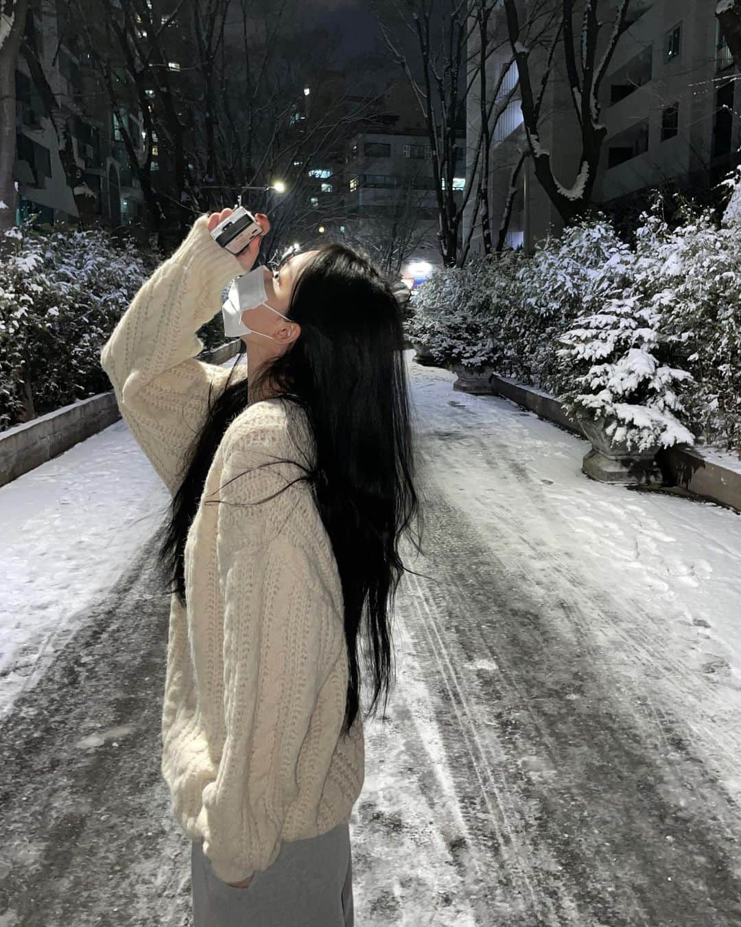 キム・ダビンさんのインスタグラム写真 - (キム・ダビンInstagram)「행복한거 얼굴에 다 티나네 나 ㅎㅎ,, ☃️」12月19日 22時15分 - daxbin