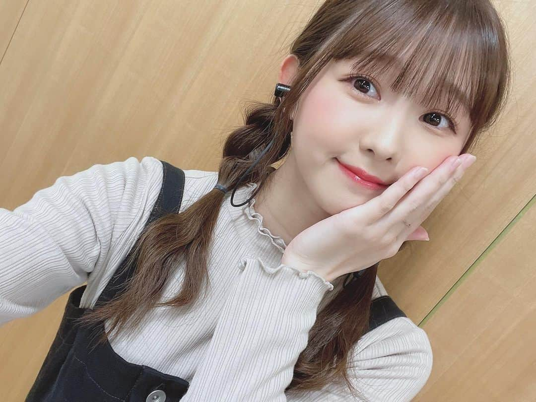 熊沢世莉奈さんのインスタグラム写真 - (熊沢世莉奈Instagram)「⁡ ⁡ おしゃべり会2日目ありがとうございました！！ ⁡ この2日間寒かったのでみんな体調には十分気をつけて🥶 帰ったらちゃんと温まってください😌💗 ⁡ ⁡ 来年もたくさんの方が会いに来てくれますように💭 ⁡ ⁡ #おしゃべり会 #私服 #コーディネート #coordinate #hkt48」12月19日 22時23分 - kuma_0417