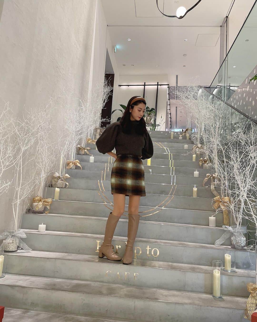のインスタグラム：「ㅤㅤㅤ ㅤㅤㅤ Her lip to CAFEに Her lip toのトップス着て行ってきました🤍 ㅤㅤㅤ #代官山 #代官山カフェ #herlipto #herliptocafe #followme #followmejp #followjp」