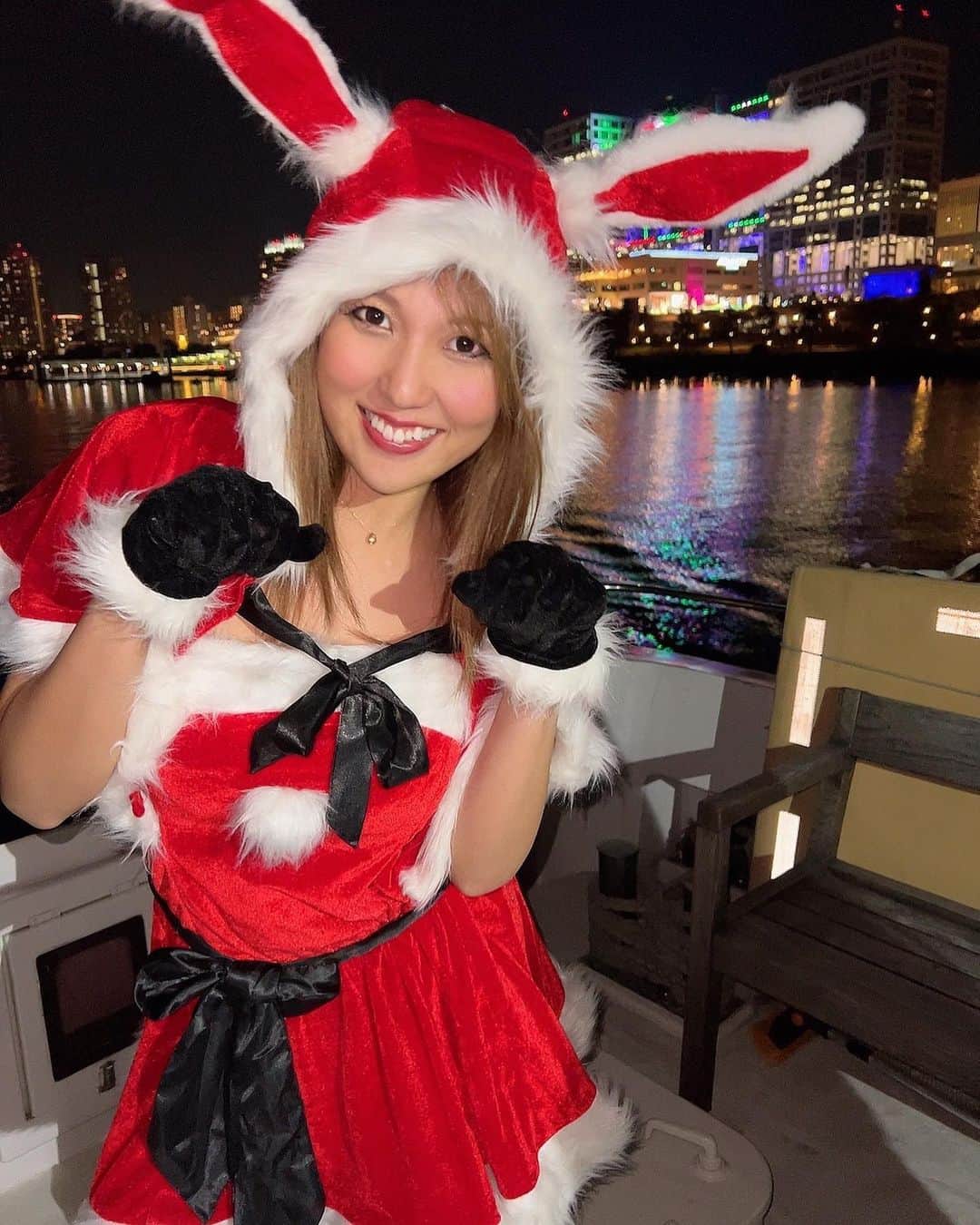 神谷麻美さんのインスタグラム写真 - (神谷麻美Instagram)「#うさぴょん 🐰#サンタさん だよ～🎅🏻🤍💕🤍💕✨   #クリスマス 可愛い〜🥰🎄🐇💖🌟✨   #ぴょんぴょん 🐰❤️🤍❤️🤍❤️🤍❤️」12月20日 8時44分 - asamice428