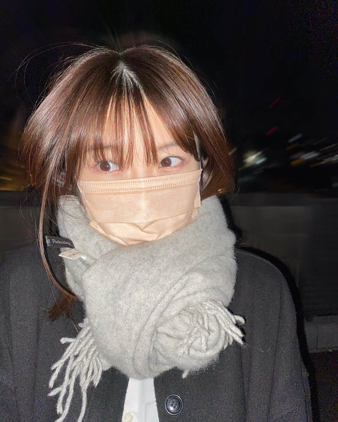 MOMOKAさんのインスタグラム写真 - (MOMOKAInstagram)「🧣 タグ出ちゃってるのはご愛嬌....🥰笑 ほんと寒いね〜〜 2021年もあと11日。はや。」12月20日 19時51分 - momoka_jewel