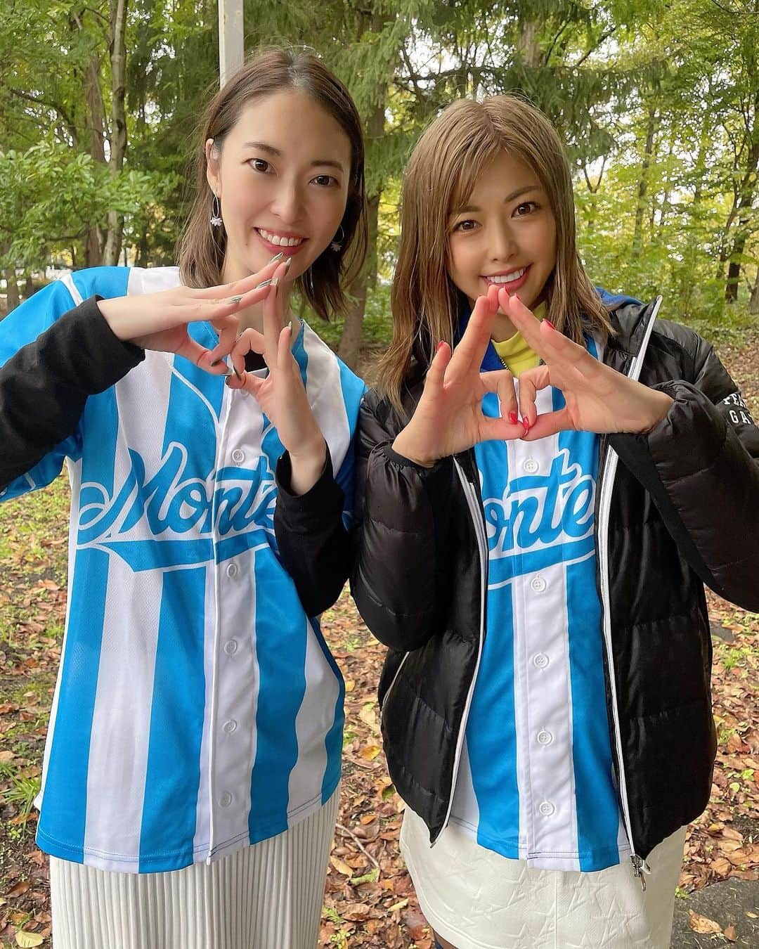 あおい夏海さんのインスタグラム写真 - (あおい夏海Instagram)「モンテディオ山形のボールマーカー⚽️⛳️💕  10月にモンテティオGirl's Dayのイベントにゲスト参加させてもらったときにいただきました🤍 ゲストで一緒だった摂津颯登さんと🍒 ドローンガールのさやさんと🍒 相田社長と🍒  久しぶりに試合みれて楽しかったなぁ💕 ちなみにこの日の試合は勝ちました‼️‼️🥰 また来年もイベント呼んでもらえるように頑張ります‼️‼️  引き続き あおい夏海はモンテディオ山形を応援しています‼️‼️⚽️   #モンテディオ山形  #ボールマーカー #フットゴルフ #サッカー女子 #モンテディオ  #モンテガール #山形 #山形出身  #あおい夏海 #サッカー観戦  #jリーグ女子  #jリーグ  #スポーツ女子  #スポーツコーデ  #ndソフトスタジアム山形  #山形観光  #天童」12月20日 11時51分 - natsumi.aoi