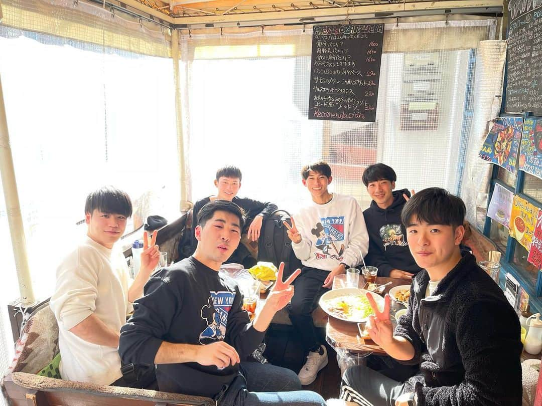 飯田貴之のインスタグラム：「. やっと6人で行けた！ パスタパエリア初めて食べたけど美味しい😋」