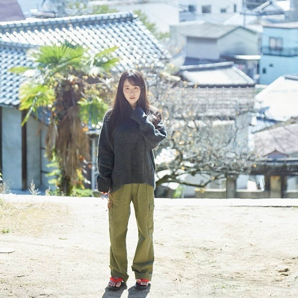 鈴木聖奈さんのインスタグラム写真 - (鈴木聖奈Instagram)「New Series＊デビュー作 #大林宣彦 監督作品 #22才の別れlycoris葉見ず花見ず物語 公開から15年が経ちました✨ ⠀ 今回 #しまなみ海道 #ロードバイク #広島 #尾道 #愛媛 #撮影 と、ぜひ #尾道三部作 #新尾道三部作 #ロケ地 #聖地巡礼 で15年後の花鈴として監督の軌跡を感じつつ感謝を改めて感じれたらと… ⠀ 事務所さんに協力して頂きました✨ ⠀ 見て貰えたら嬉しいです✨ ボサボサショートヘアから髪の毛は伸びましたがどうか他も成長出来てますように(切実) ⠀ #22才の別れ #伊勢正三 さん #風  #かぐや姫  ⠀  #転校生 #尾美としのり さん #小林聡美 さん #時をかける少女 #原田知世 さん #さびしんぼう #富田靖子 さん ⠀ #ふたり #石田ひかり さん #あした #高橋かおり さん #宝生舞 さん #あの夏の日 #宮崎あおい さん」12月20日 18時04分 - seina.suzuki