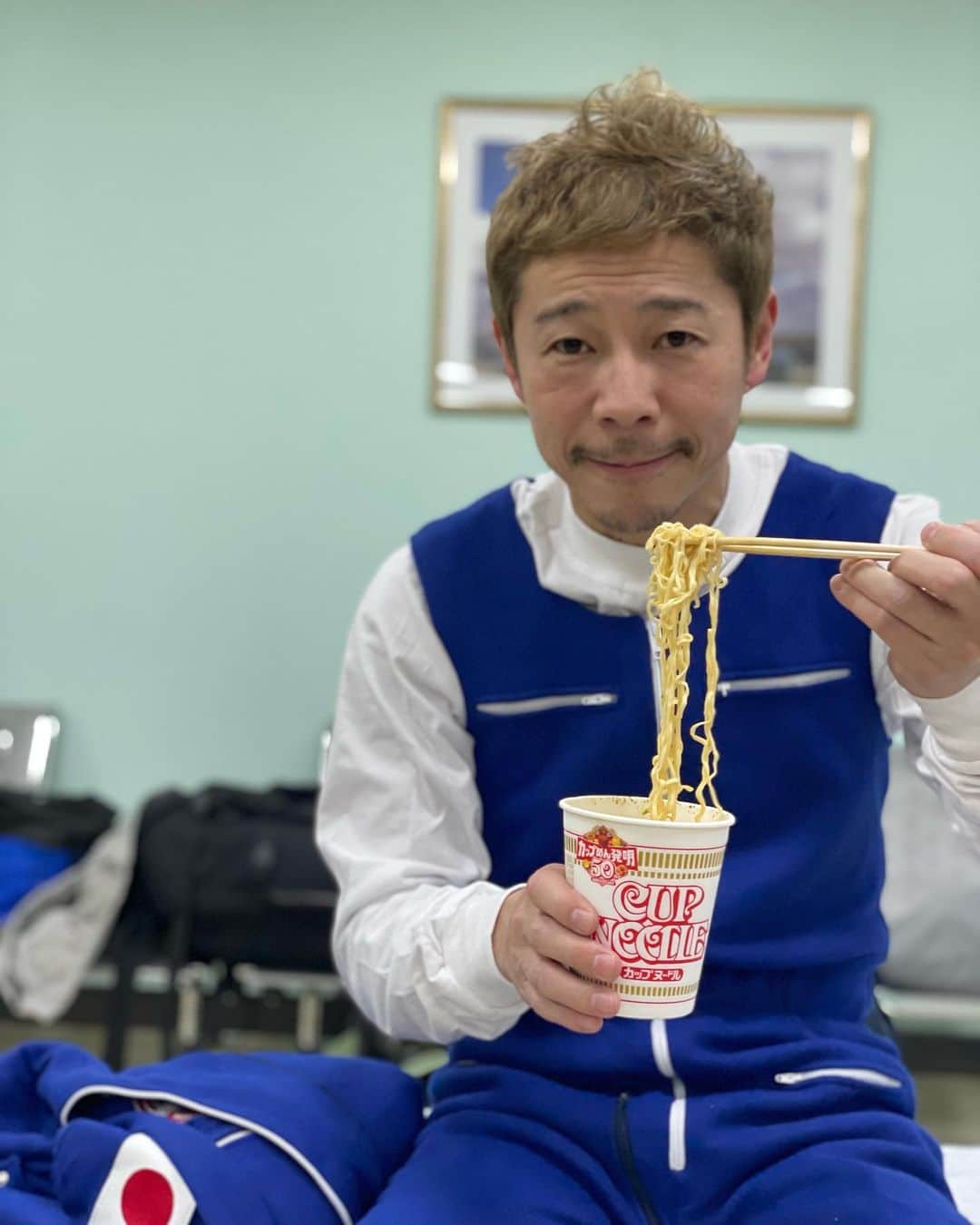 前澤友作のインスタグラム：「. 地球なう Back on Earth now.」